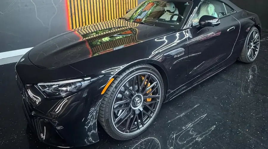 Close detail of a Mercedes-AMG SL finished in LUXE Gloss Is Boss at SFS Bay Area